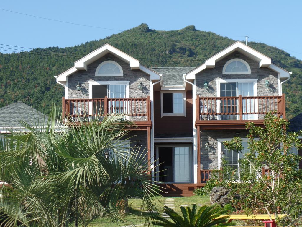 Jubilee Chalet Villa Seogwipo Exterior photo