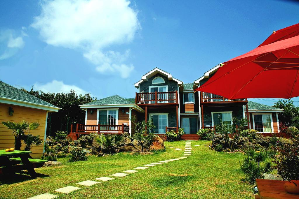 Jubilee Chalet Villa Seogwipo Exterior photo