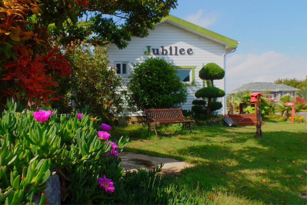 Jubilee Chalet Villa Seogwipo Exterior photo